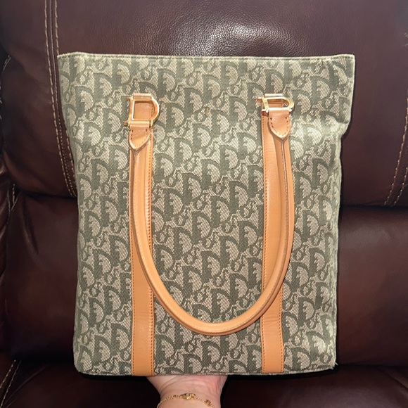 🔥🔥🔥Authentic Christian Dior Trotter Green Signature Tote Shoulder Bag - Picture 3 of 16
